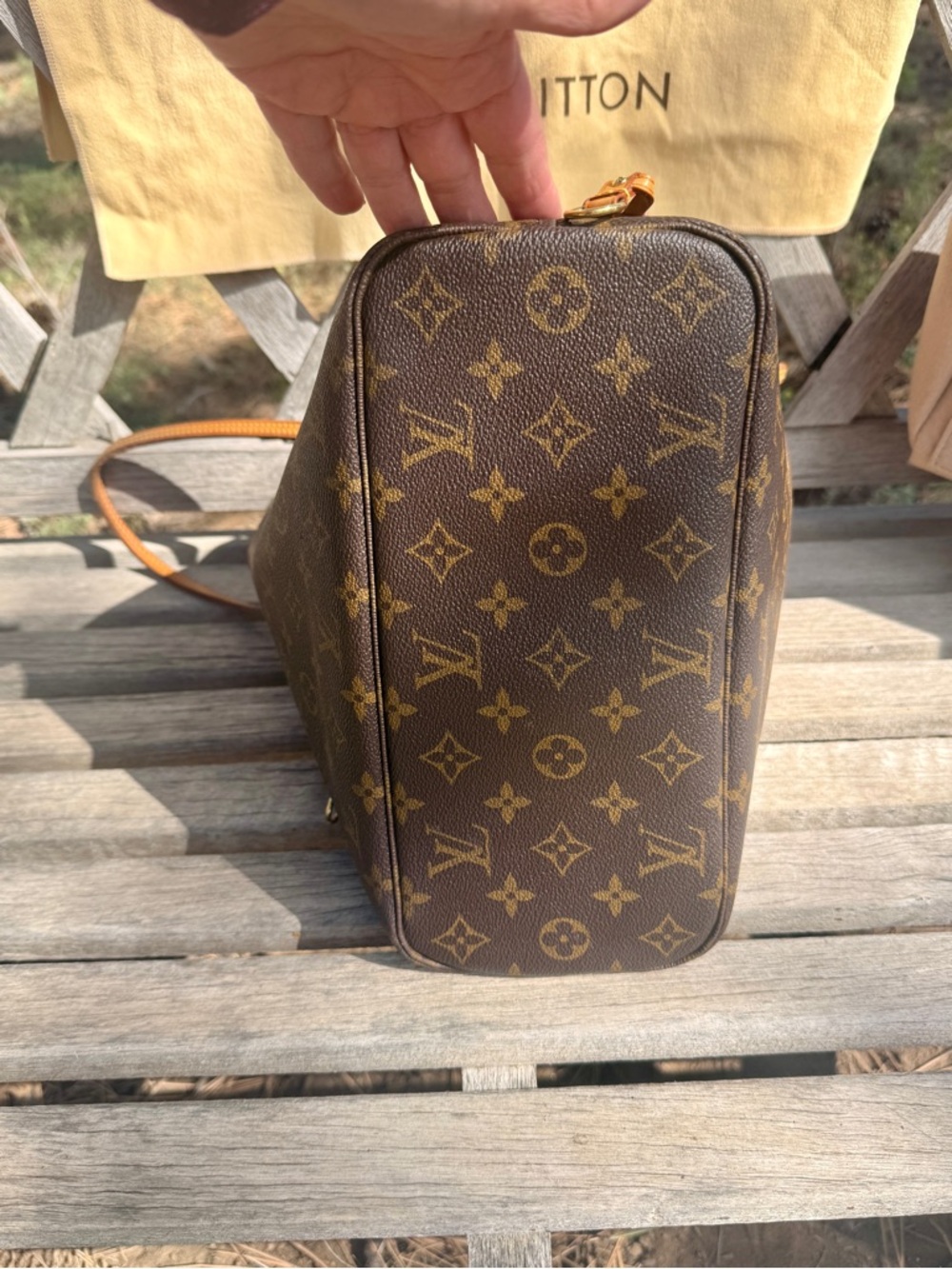 Authentic Louis Vuitton Neverfull PM in Monogram - Picture 9 of 13